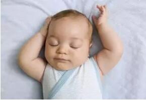 新生儿夜哭的10种原因及解决方法！