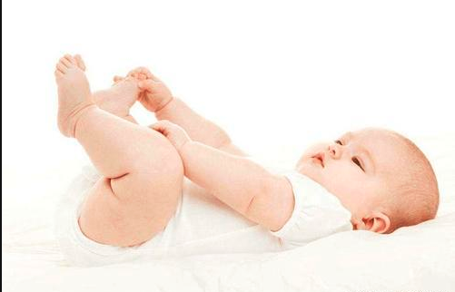 小月龄的宝宝，睡着后睡不踏实的七个原因....