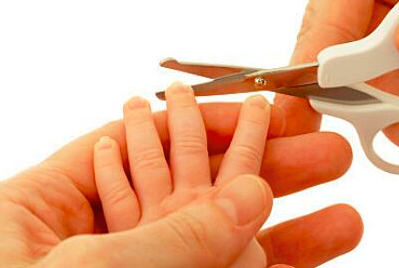 为什么需要经常性的给宝宝修剪指甲?