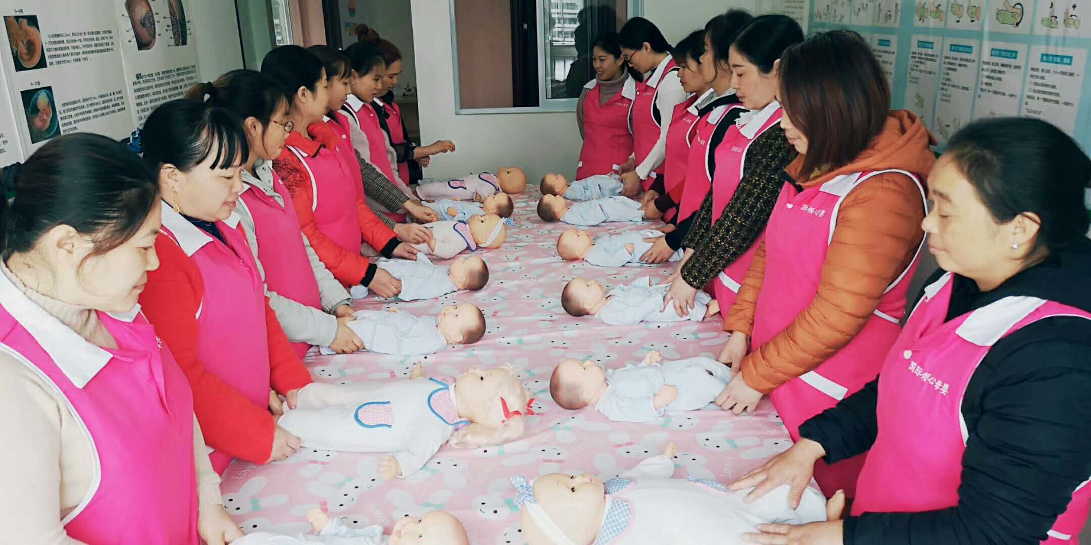 倾心月嫂培训：奶粉与母乳之间的区别