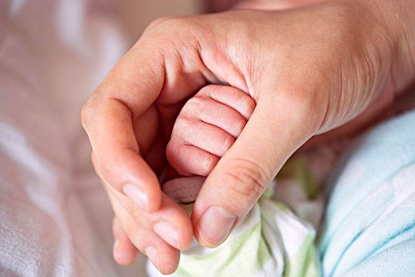 重庆月嫂知识：婴儿气管出现异物该怎么处理急救？