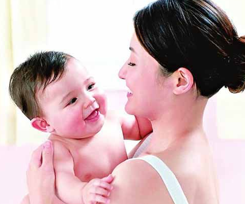 养宝宝新法PK老一套